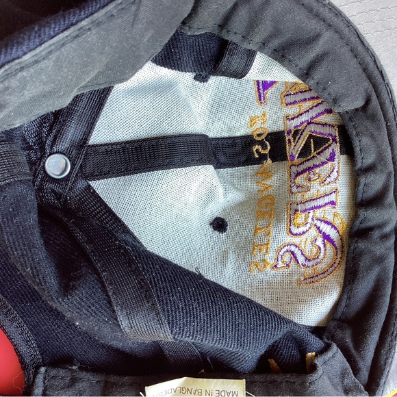 LAKERS L.A. - Picture 7 of 7